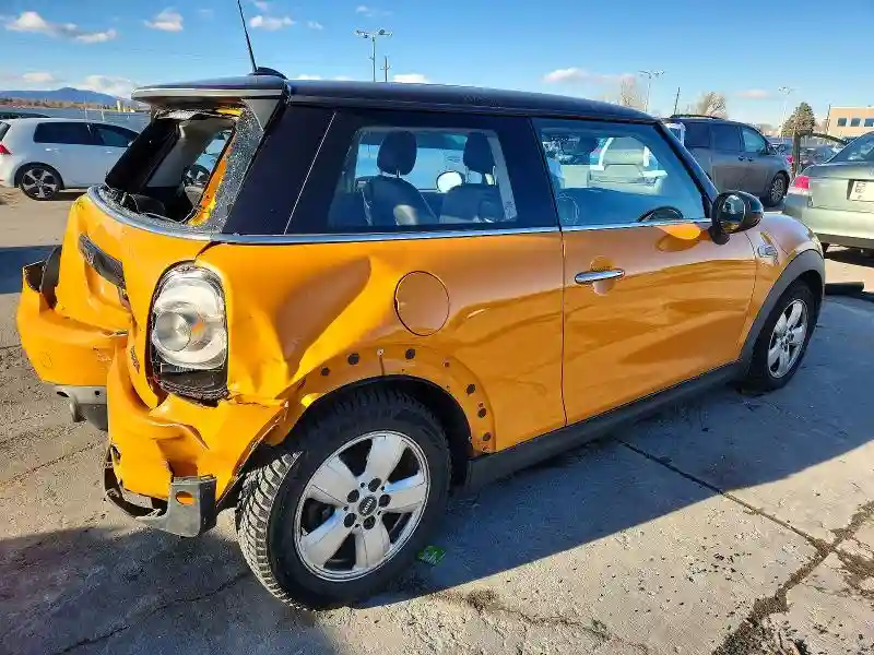 WMWXP5C52J2G61825 2018 MINI COOPER-2