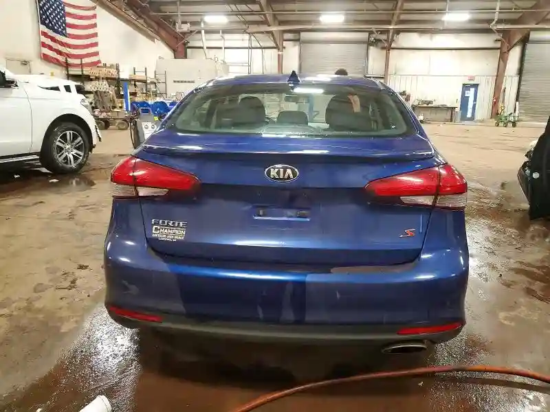 3KPFL4A71JE174267 2018 KIA FORTE-5