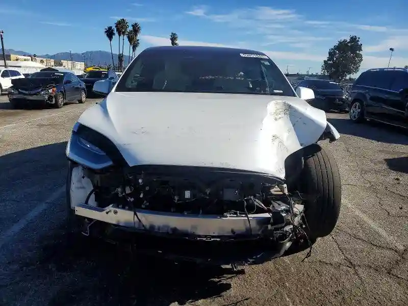 7SAXCDE53NF363664 2022 TESLA MODEL X-4