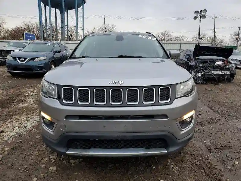3C4NJDCBXKT673312 2019 JEEP COMPASS-4