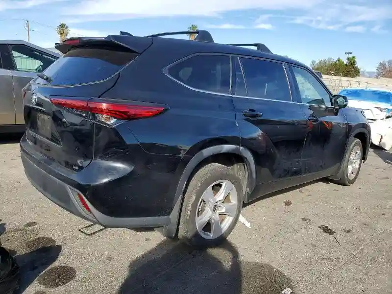 5TDZZRAH9MS070167 2021 TOYOTA HIGHLANDER-2