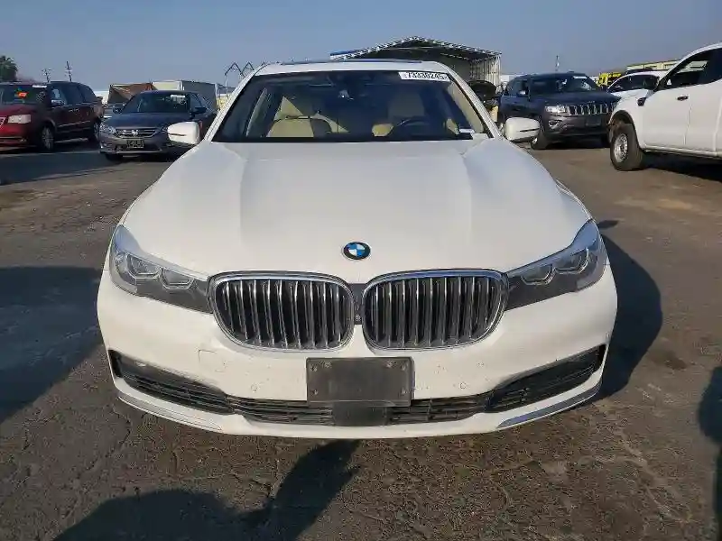 WBA7J2C57JG938324 2018 BMW 7 SERIES-4