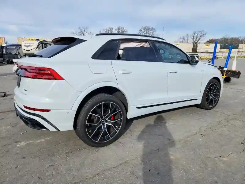 WA1EVAF18MD012905 2021 AUDI Q8-2