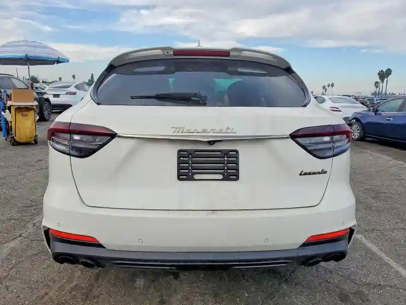 ZN661YUM2PX411502 2023 MASERATI LEVANTE MO-5