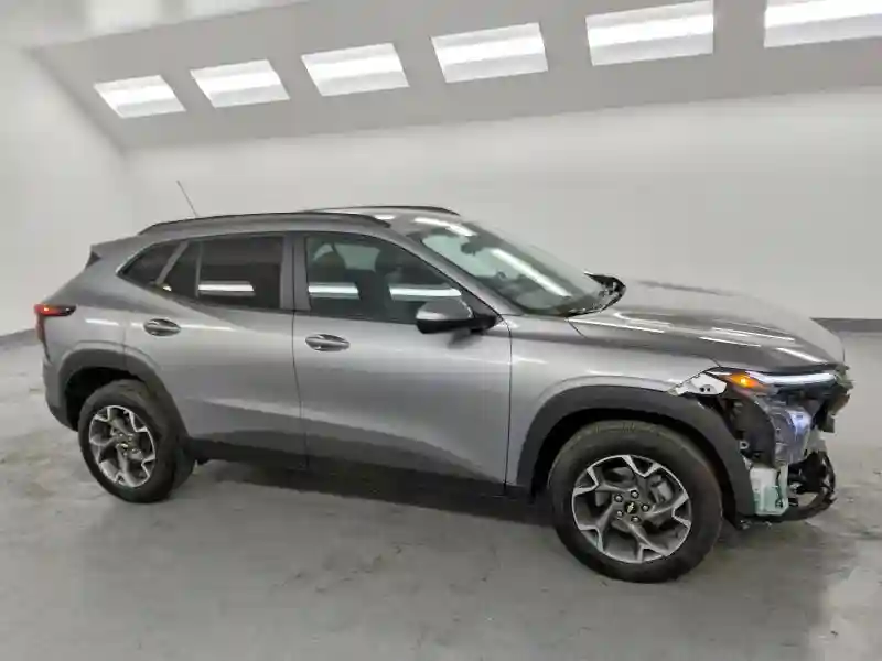 KL77LHEP4SC170080 2025 CHEVROLET TRAX-3