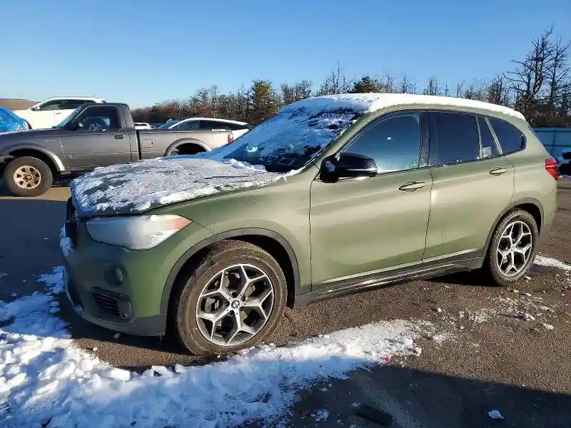 WBXHT3Z31J4A66680 2018 BMW X1-0