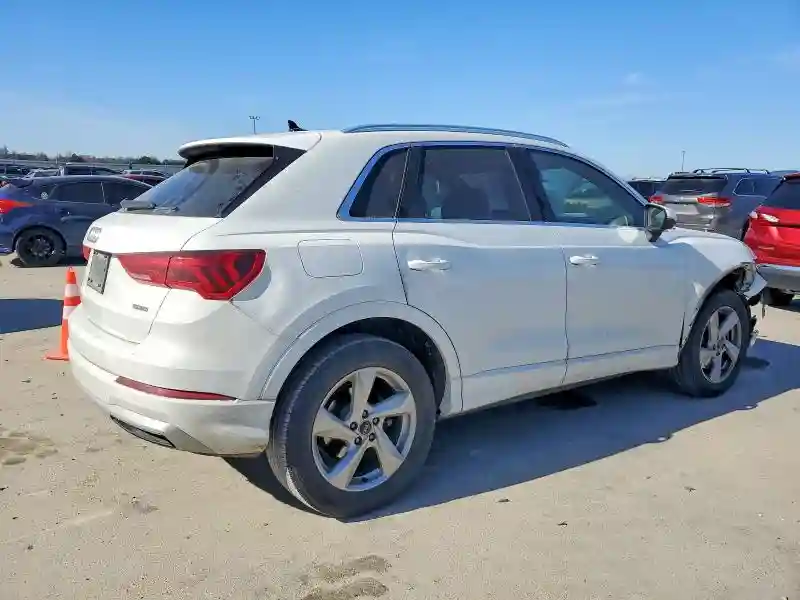 WA1AUCF32M1095960 2021 AUDI Q3-2