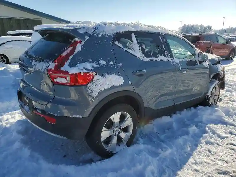 YV4162UK3L2174421 2020 VOLVO XC40-2