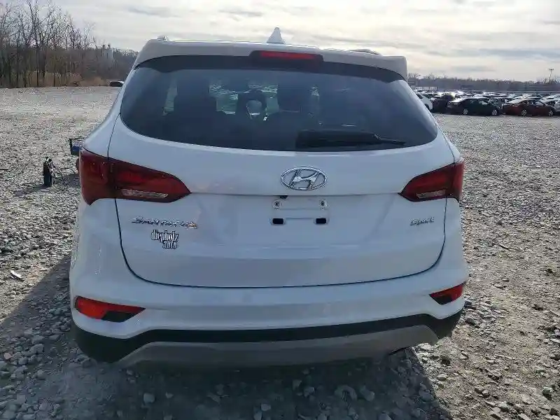 5NMZU3LB8JH061205 2018 HYUNDAI SANTA FE-5