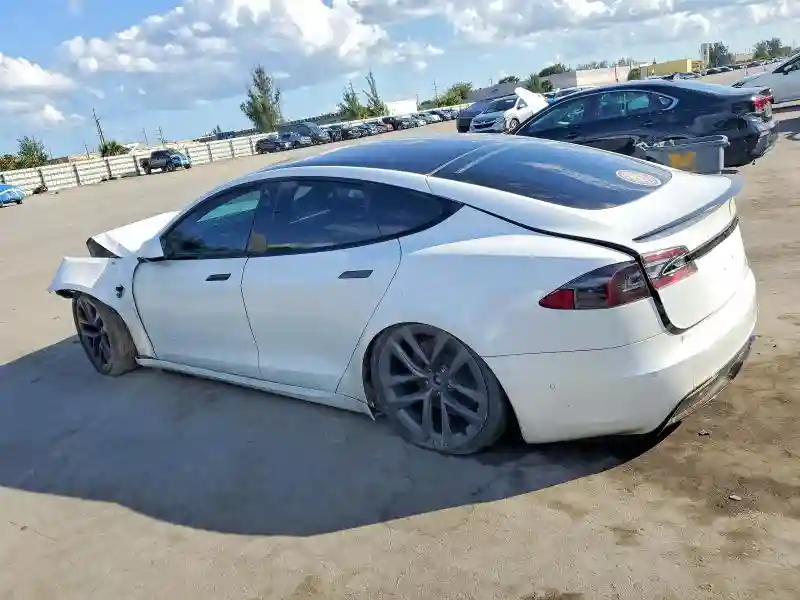 5YJSA1E60MF437237 2021 TESLA MODEL S-1
