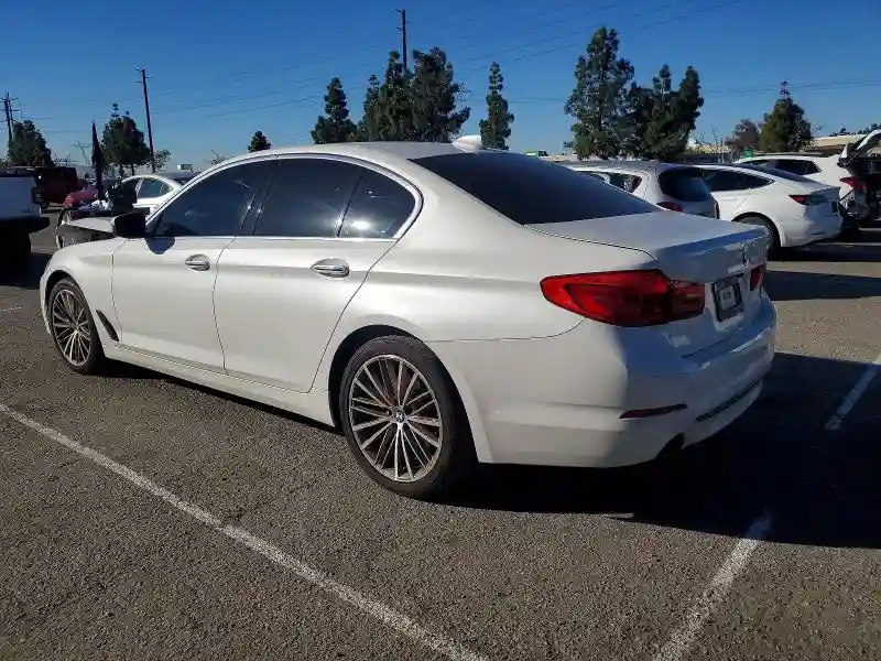 WBAJA5C54JWA37749 2018 BMW 5 SERIES-1