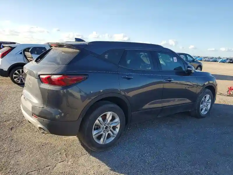 3GNKBCRS1MS529486 2021 CHEVROLET BLAZER-2