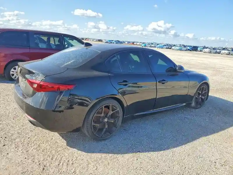 ZARFAMAN4K7622772 2019 ALFA ROMEO GIULIA-2