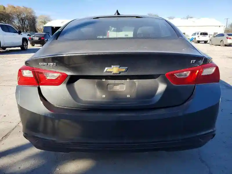 1G1ZD5ST1JF121529 2018 CHEVROLET MALIBU-5