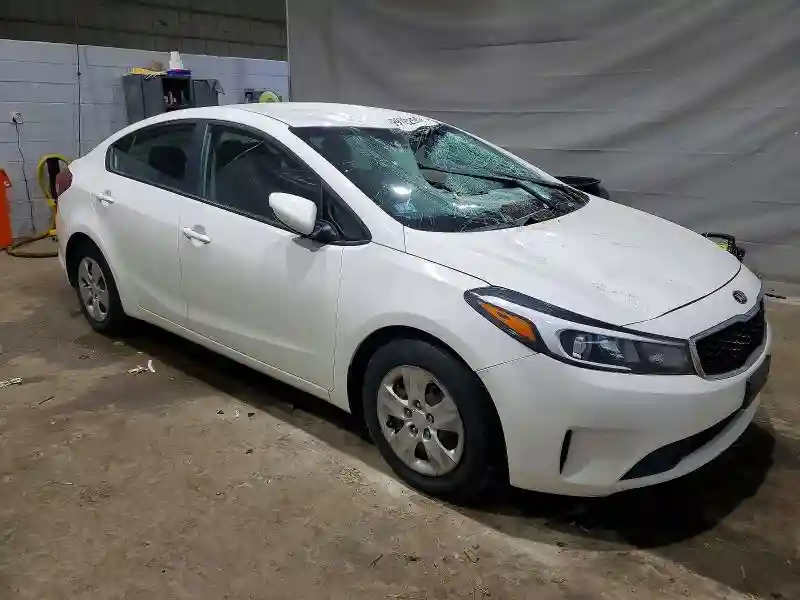 3KPFK4A73JE270288 2018 KIA FORTE-3