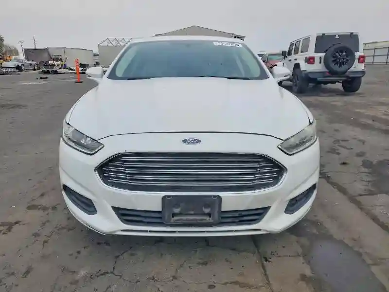1FA6P0H7XG5123136 2016 FORD FUSION-4