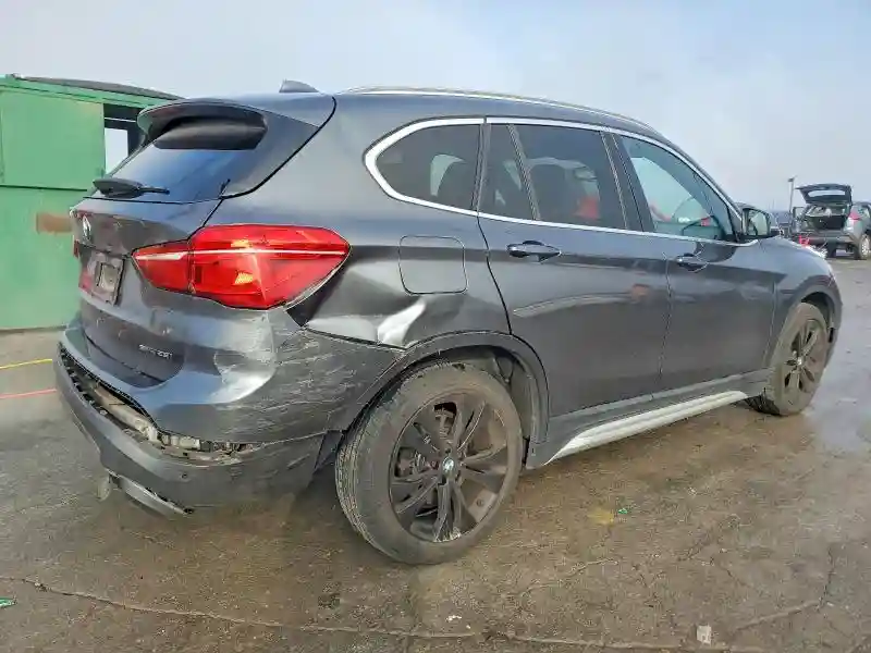 WBXJG7C00L5P23216 2020 BMW X1-2