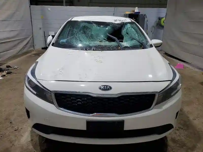 3KPFK4A73JE270288 2018 KIA FORTE-4