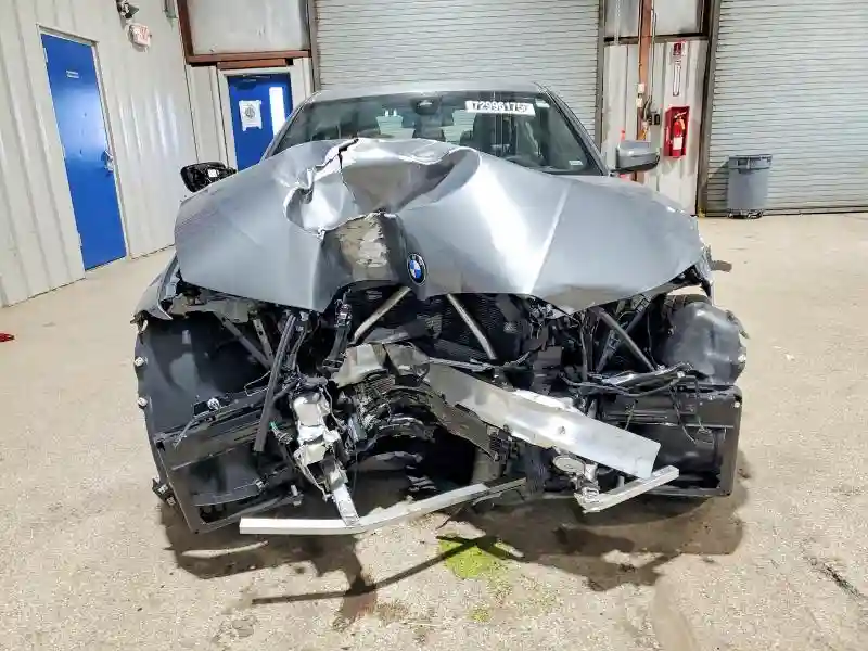 3MW69CW04S8F11211 2025 BMW 3 SERIES-4