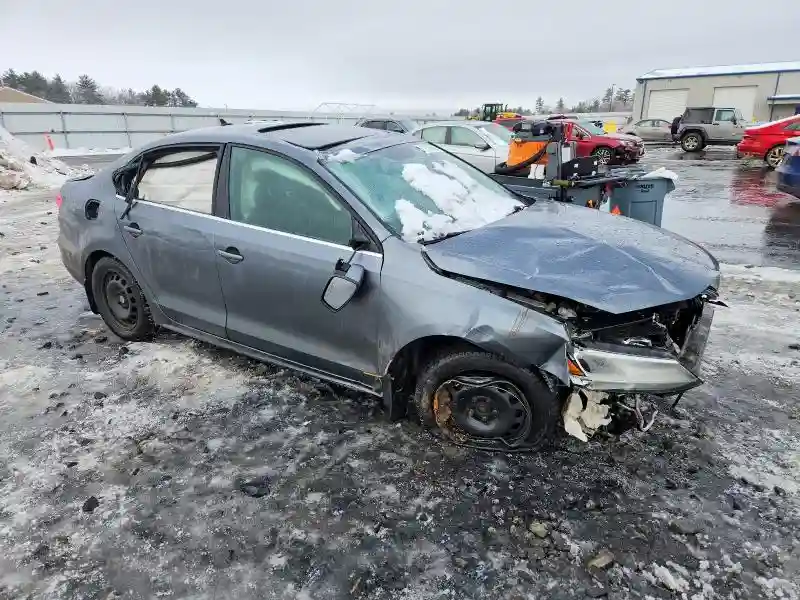 3VWLA7AJ9FM263682 2015 VOLKSWAGEN JETTA-3