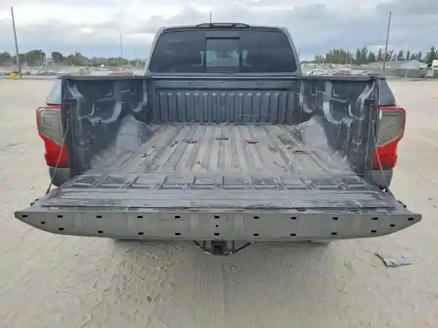 1N6BA1F14GN517646 2016 NISSAN TITAN-5