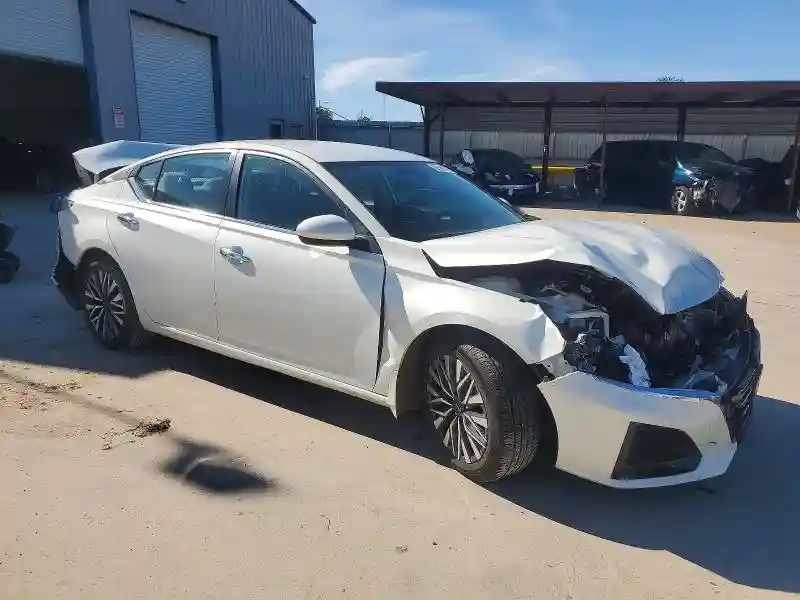 1N4BL4DV8PN313023 2023 NISSAN ALTIMA-3