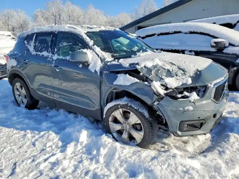 YV4162UK3L2174421 2020 VOLVO XC40-3