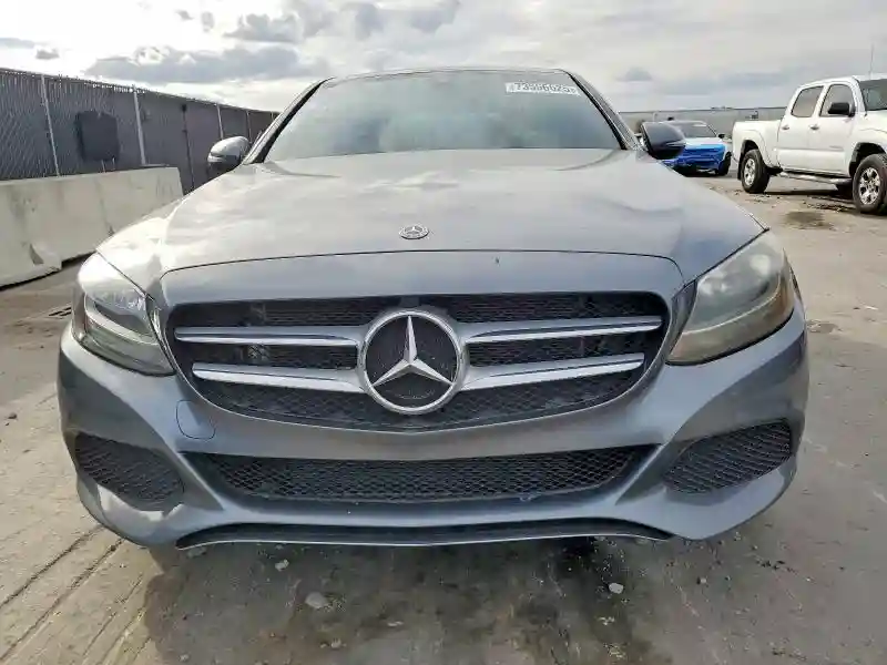 55SWF4JB2JU247103 2018 MERCEDES-BENZ C-CLASS-4