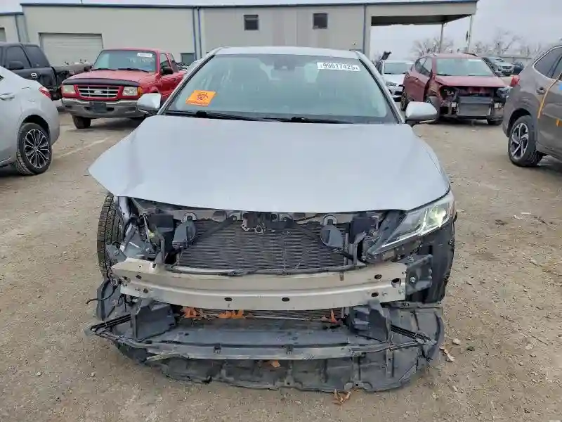 4T1L11AK9LU885601 2020 TOYOTA CAMRY-4