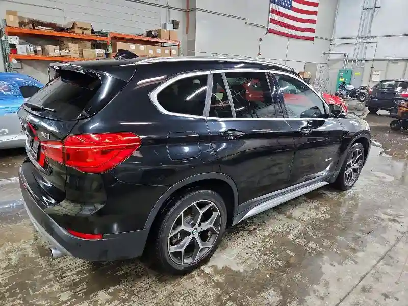 WBXHT3C31J5F92200 2018 BMW X1-2