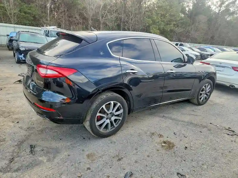 ZN661XUL3HX245218 2017 MASERATI ALL MODELS-2