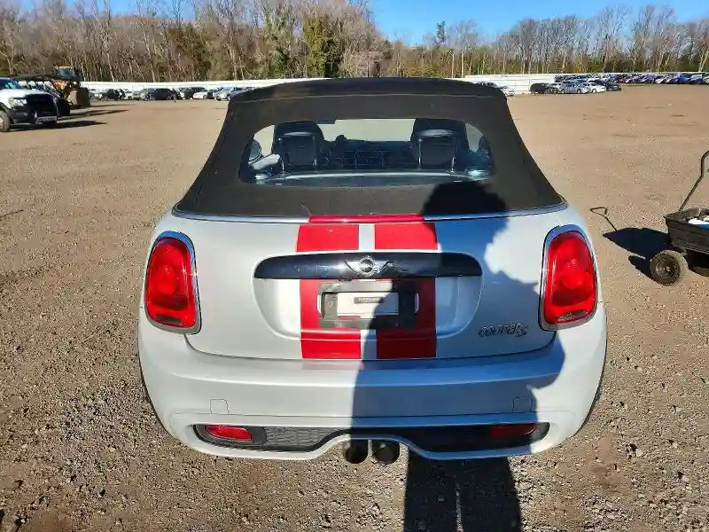 WMWWG9C55J3E38854 2018 MINI COOPER-5