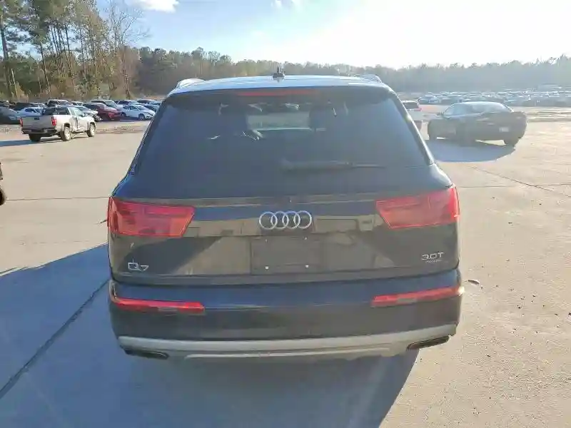 WA1LAAF76HD018537 2017 AUDI Q7-5