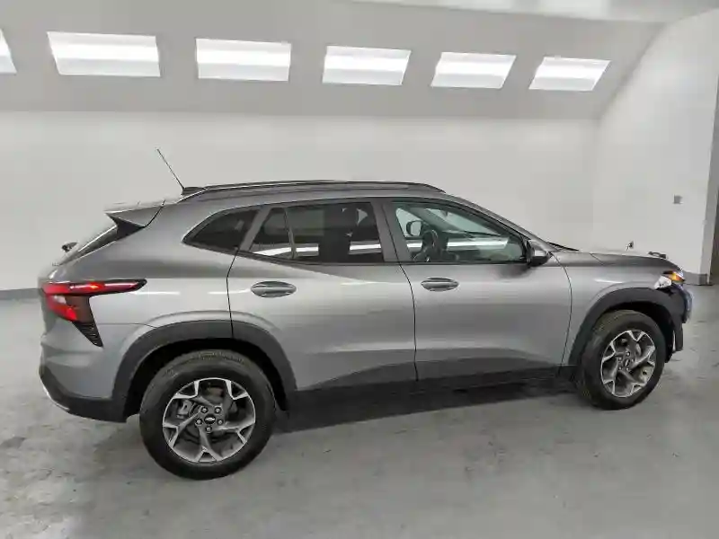 KL77LHEP4SC170080 2025 CHEVROLET TRAX-2