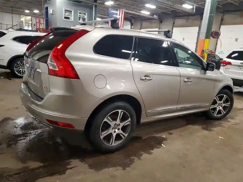 YV4902RK0F2635155 2015 VOLVO XC60-2