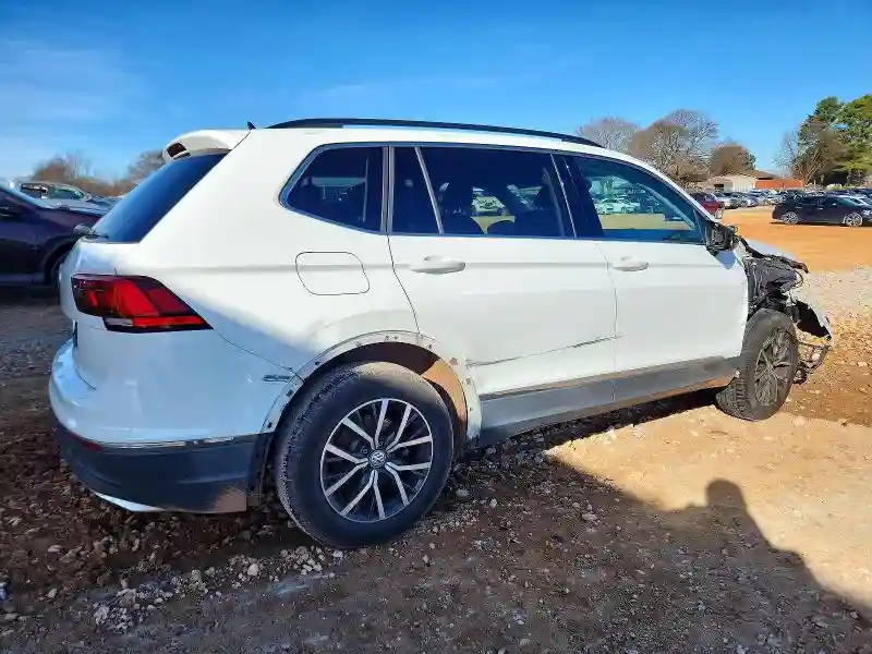 3VV3B7AX7LM119999 2020 VOLKSWAGEN TIGUAN-2