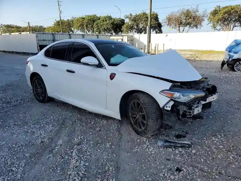 ZARFAEDN1J7573529 2018 ALFA ROMEO GIULIA-3