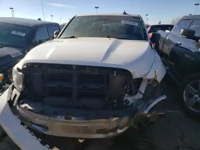 3C6RR7LT7HG575240 2017 RAM 1500-4