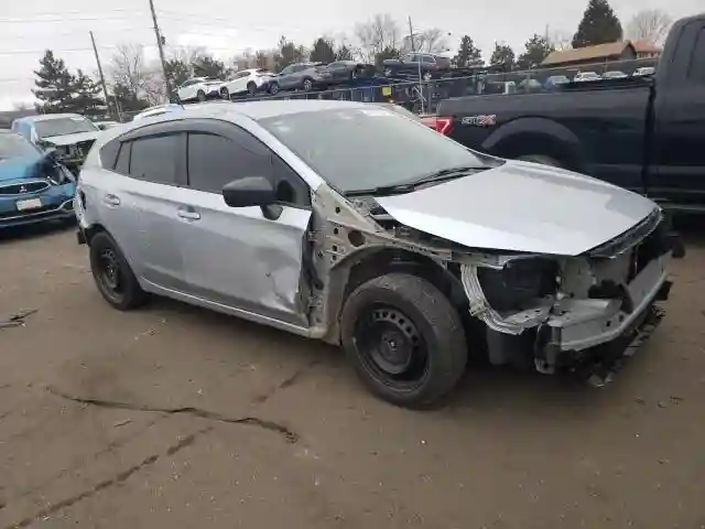 4S3GTAA62J3719913 2018 SUBARU IMPREZA-3