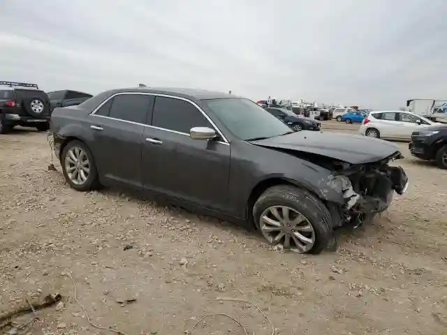 2C3CCAKG8KH610980 2019 CHRYSLER 300-3