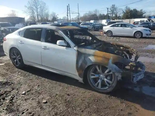 JN1BY1PPXGM630978 2016 INFINITI Q70-3