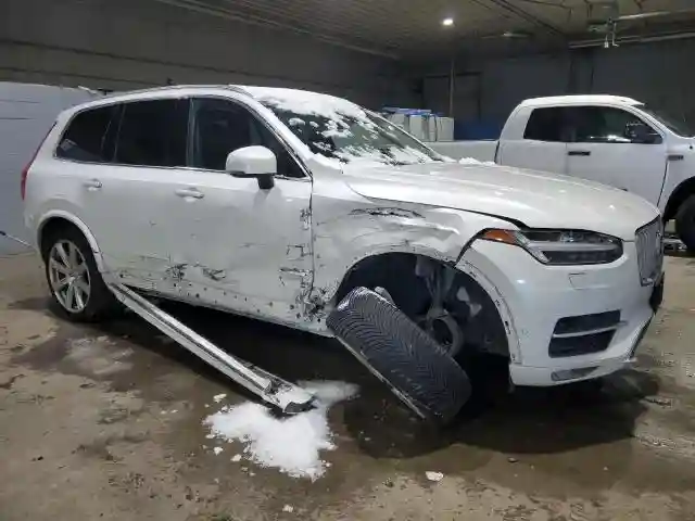 YV4A22PLXJ1204436 2018 VOLVO XC90-3