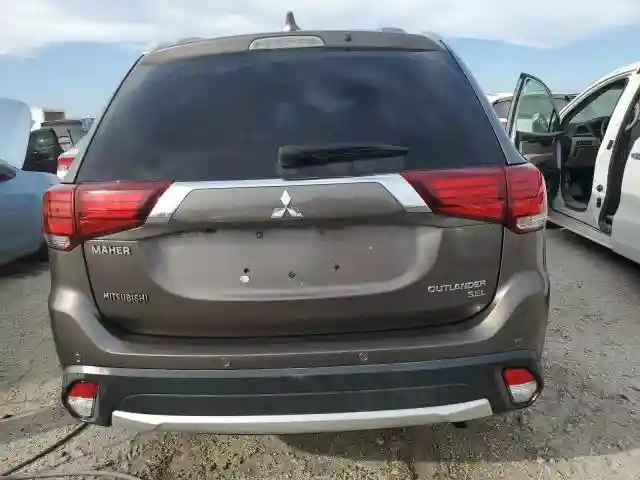 JA4AD3A38HZ038130 2017 MITSUBISHI OUTLANDER-5