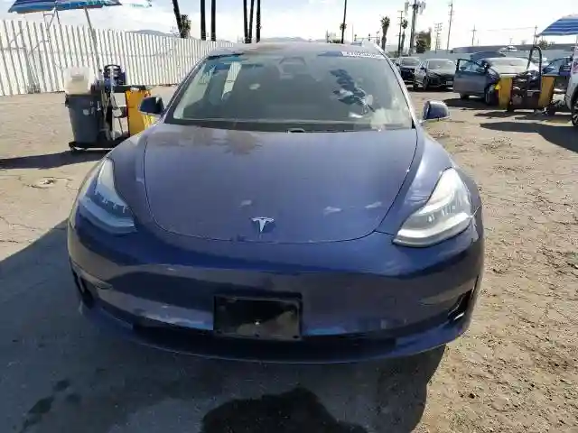 5YJ3E1EA5JF003713 2018 TESLA MODEL 3-4