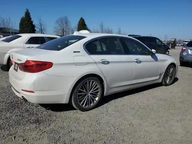 WBAJB1C59JB085662 2018 BMW 5 SERIES-2