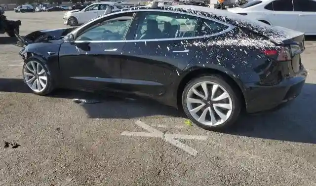 5YJ3E1EB7KF364564 2019 TESLA MODEL 3-1