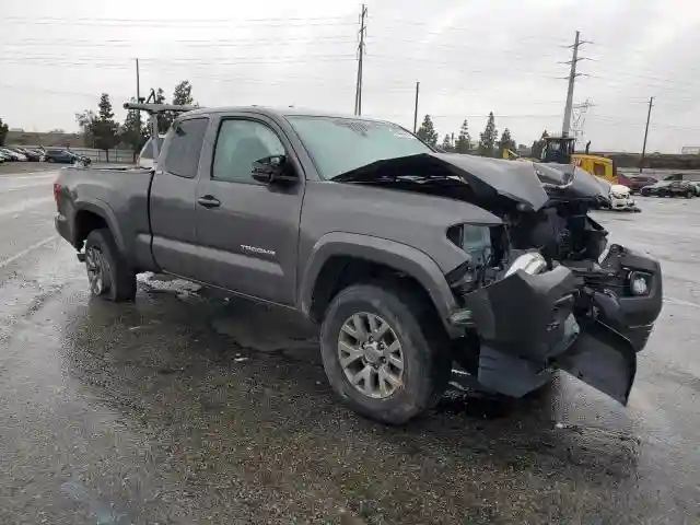 5TFRZ5CN3JX065967 2018 TOYOTA TACOMA-3