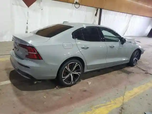 7JRL12TL8RG282776 2024 VOLVO S60 PLUS-2
