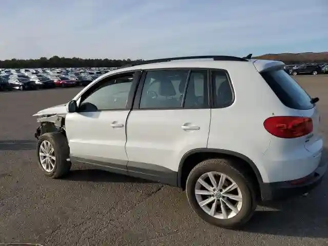 WVGBV7AX0JK004775 2018 VOLKSWAGEN TIGUAN LIM-1