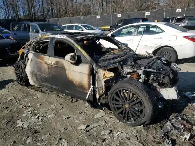 WP0AA2A75JL102483 2018 PORSCHE PANAMERA-3